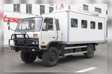 4×4越野客艙房車(chē)出口_東風(fēng)四驅(qū)EQ2070越野客車(chē)廠家直銷(xiāo)_專(zhuān)用車(chē)底盤(pán)改裝30人廂式車(chē)