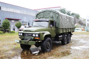 東風(fēng)六驅(qū)EQ2100E6D越野專用卡車_6×6尖頭140運(yùn)輸車_經(jīng)典190馬力長(zhǎng)頭軍車載貨車