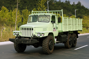六驅(qū)EQ2100E6D越野專用卡車_6×6長(zhǎng)頭雙玻璃載貨運(yùn)輸車_190馬力東風(fēng)245經(jīng)典軍車