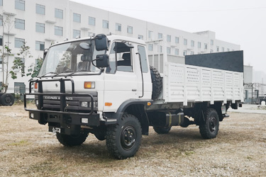 4*4東風(fēng)EQ2070軍車(chē)底盤(pán)改裝液壓尾板車(chē)_四驅(qū)越野專(zhuān)用車(chē)卸貨舉升車(chē)_電動(dòng)升降尾板