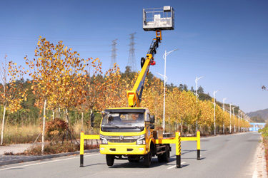 4×2東風(fēng)150馬力國(guó)五舉升車(chē)_輕型市政道路維修車(chē)_定制左/右舵商用款小型微卡救援車(chē)