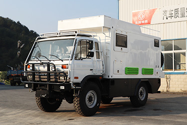 四驅(qū)EQ2070越野底盤(pán)改裝房車_190馬力4×4二噸半柴油運(yùn)兵車旅居車_東風(fēng)153個(gè)性化定制